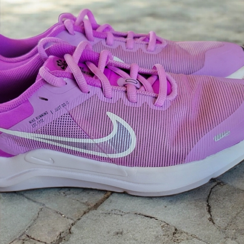 Nike Kids Running Shoes-fits Womens 8.5/9-box Included